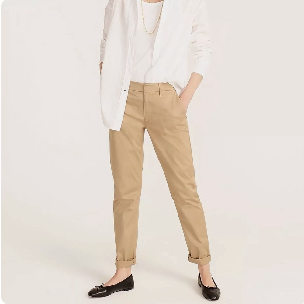 J. CREW 🆕 Patch-pocket slim boyfriend chino pant in Sandy Beach. Size 32.